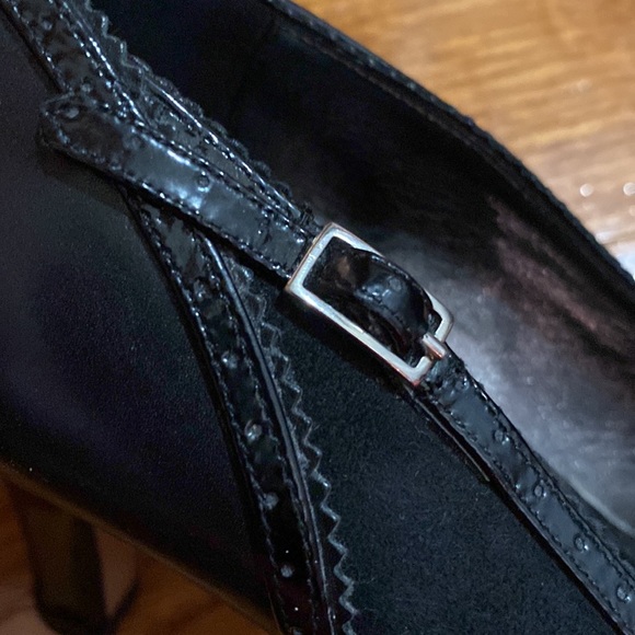 Adrienne Vittadini black leather/patent heels. Size 7.5 - Picture 11 of 13